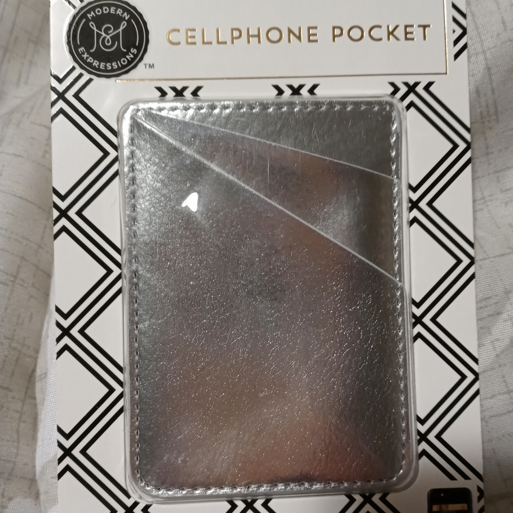 Cell phone pocket